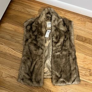 NWT! Abercrombie & Fitch Faux Fur Vest - XS